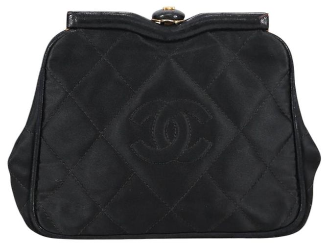 CHANEL Borsa in Vita Matelassé Satin Nero Oro CC Auth 141135V D'oro - vista 2