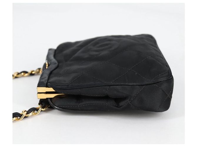 CHANEL Borsa in Vita Matelassé Satin Nero Oro CC Auth 141135V D'oro - vista 4