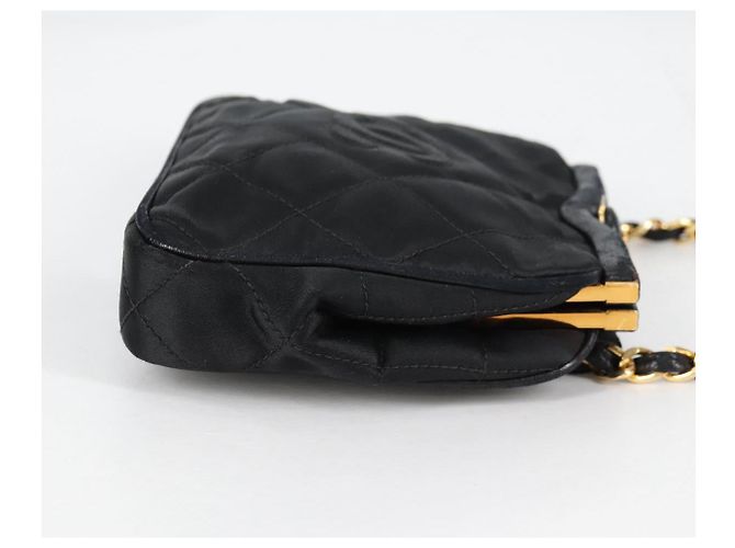 CHANEL Borsa in Vita Matelassé Satin Nero Oro CC Auth 141135V D'oro - vista 5