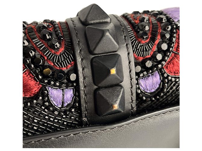 Valentino Garavani Borsa a spalla grande in pelle di vitello ricamata Rockstud Glam lock nera Nero - vista 13