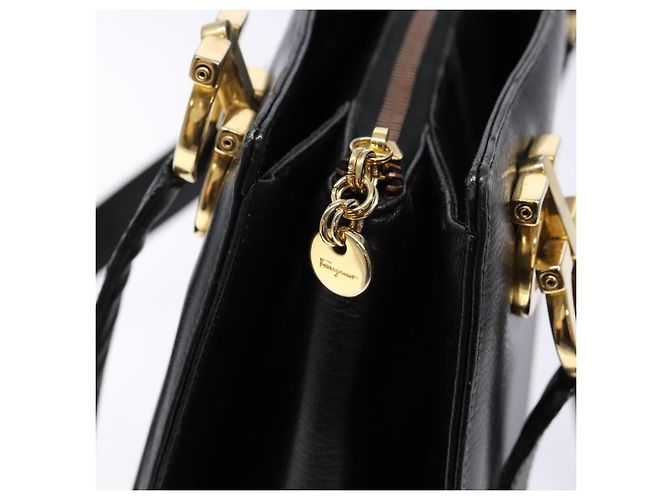 Borsa a Spalla Gancini in Pelle Nera e Oro Salvatore Ferragamo Auth 140104 Nero D'oro - vista 16