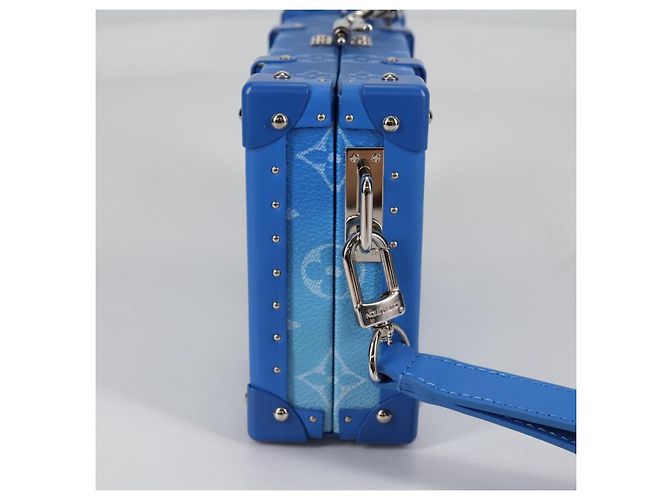 LOUIS VUITTON Monogram Clouds Trunk Clutch Blu Bianco M20403 Auth 140899SM - vista 4