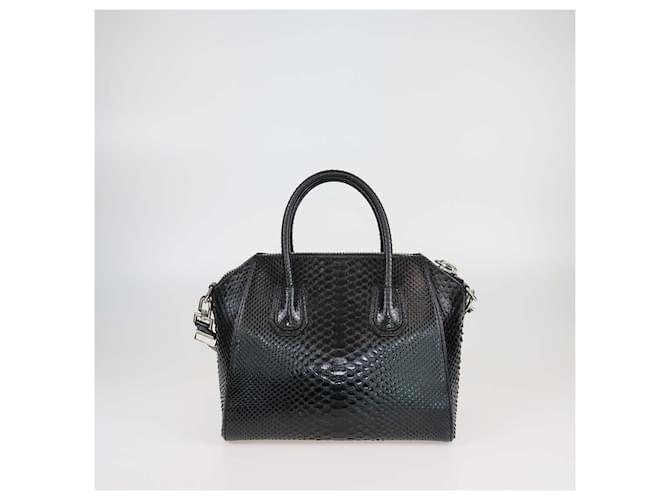 Bolsa Antigona pequena em python preto da Givenchy - vista 3