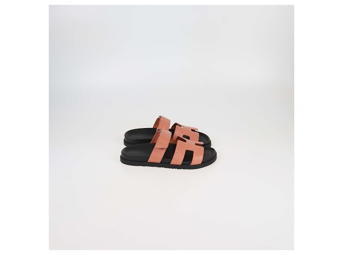 Sandali piatti Chypre in alligatore Rose Bois De Santal di Hermès - vista 3