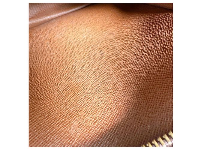 Bolso de Hombro Monogram Danube Louis Vuitton Castaño - vista 14