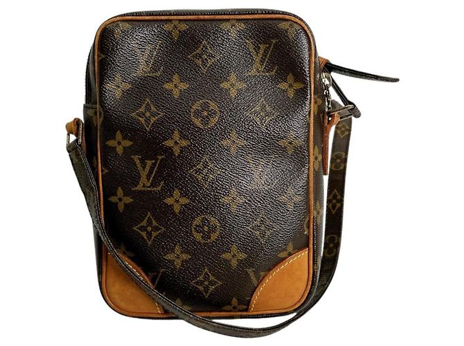 Bolso de Hombro Monogram Danube Louis Vuitton Castaño - vista 2