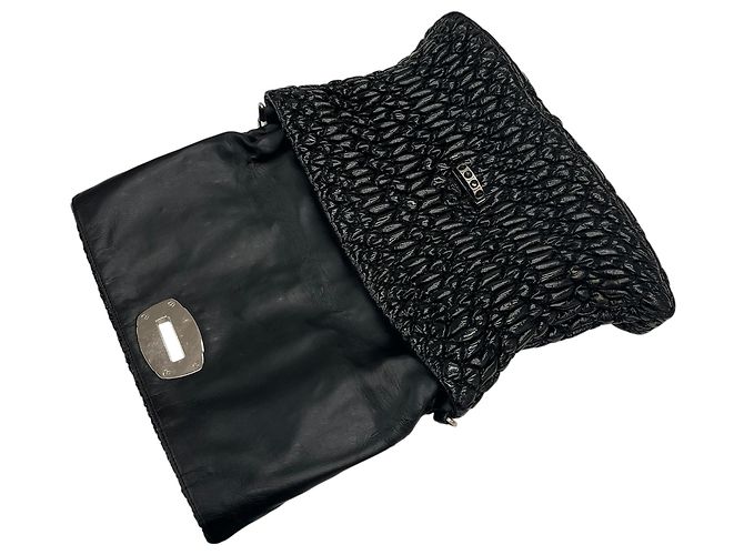 Miu Miu Matelassé Schmuck-Lackschwarz 2-Wege-Tasche - Ansicht 10