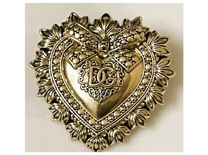 Meravigliosa spilla DOLCE & GABBANA dorata della Collezione “Devotion” D'oro - vista 5