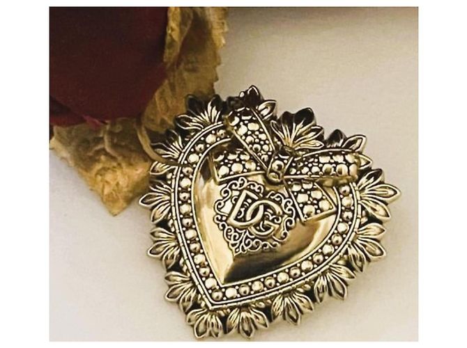 Meravigliosa spilla DOLCE & GABBANA dorata della Collezione “Devotion” D'oro - vista 7