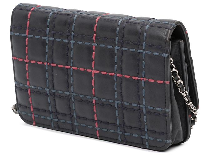 Wallet On Chain Cartera de cadena de piel de ternera acolchada azul CC de Chanel Azul marino - vista 2