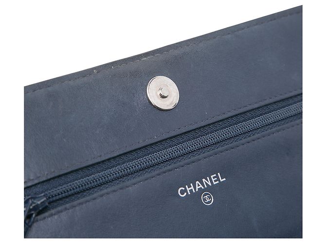 Wallet On Chain Cartera de cadena de piel de ternera acolchada azul CC de Chanel Azul marino - vista 8