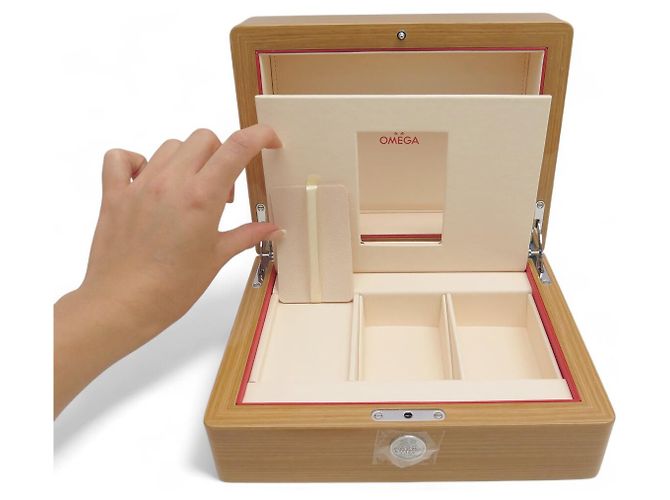 NOVO BOX PARA RELÓGIO OMEGA SEAMASTER SPEEDMASTER EM MADEIRA LACADA - vista 11
