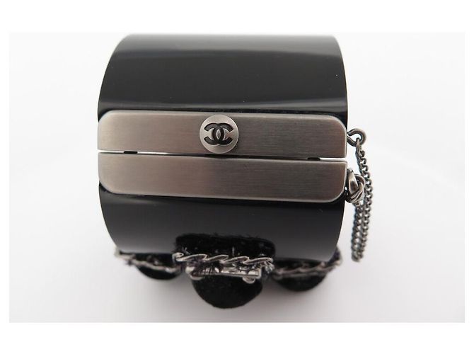 BRACCIALE CHANEL MANCHETTE CROCE METALLICA VELLUTO 17 CM NERO - vista 5