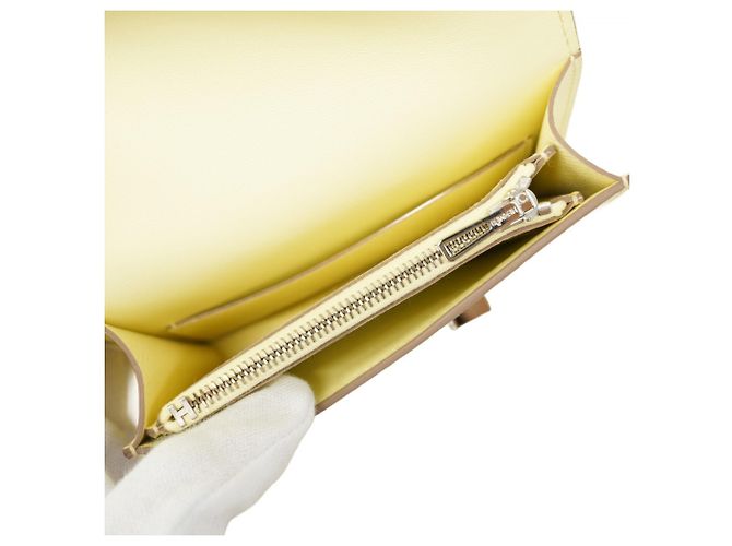 Hermès Cartera Hermes Constance Epsom Jaune Milton - vista 3