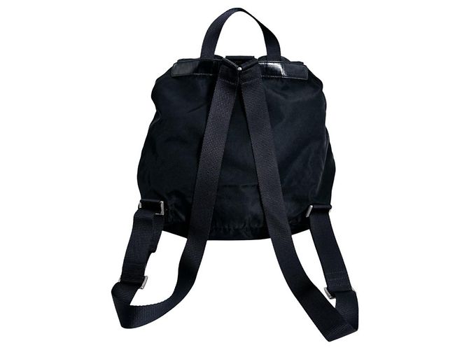 Mochila de nylon negro con logo triangular de Prada - vista 2