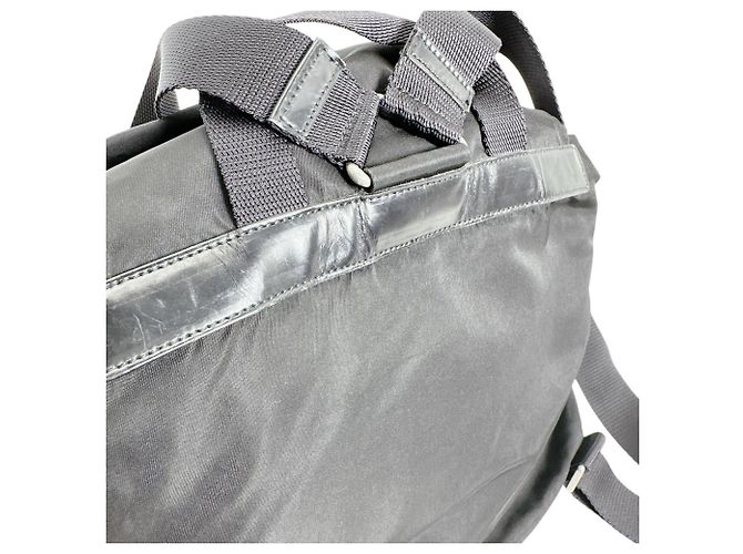 Mochila de nylon negro con logo triangular de Prada - vista 9