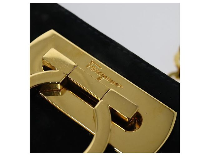 Borsa a spalla Gancini in suede nero e oro Salvatore Ferragamo Auth 140965 D'oro - vista 10