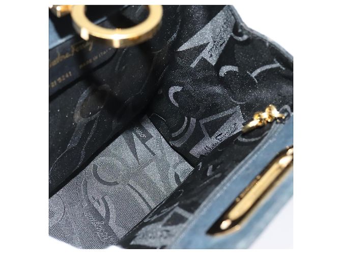 Borsa a spalla Gancini in suede nero e oro Salvatore Ferragamo Auth 140965 D'oro - vista 17