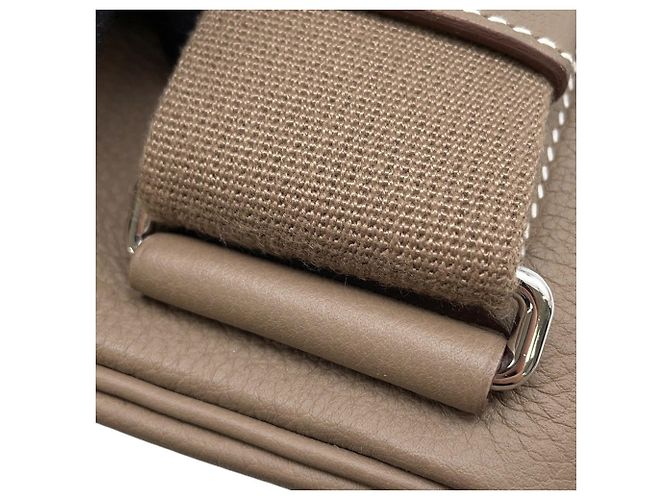 Hermès Borsa a corpo Hermes Kelly Akkad PM Taupe - vista 10