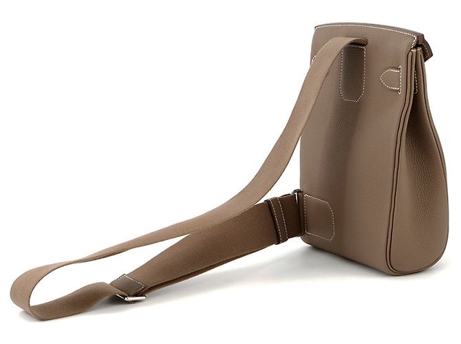 Hermès Borsa a corpo Hermes Kelly Akkad PM Taupe - vista 2