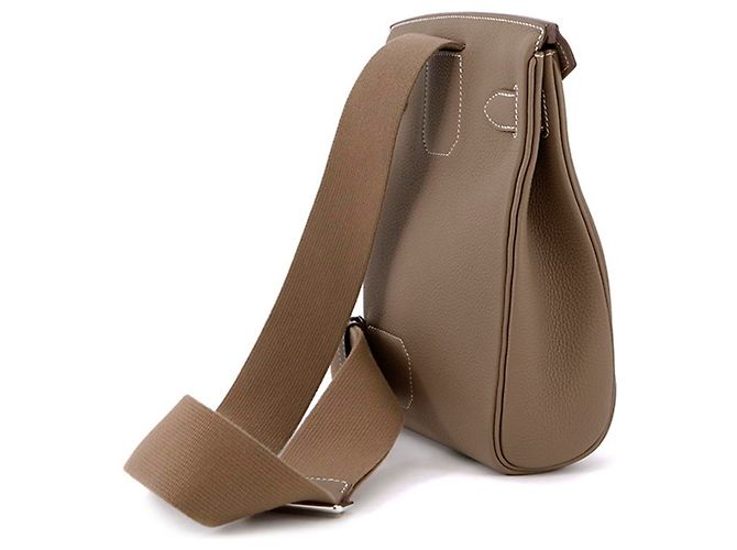 Hermès Borsa a corpo Hermes Kelly Akkad PM Taupe - vista 3