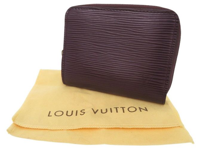 Zippy Monedero de cuero Epi Louis Vuitton en Cassis Morado oscuro - vista 3