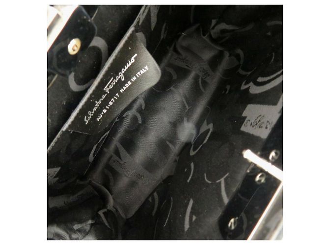 Borsa a Spalla in Alluminio Argento Gancini di Salvatore Ferragamo - view 8