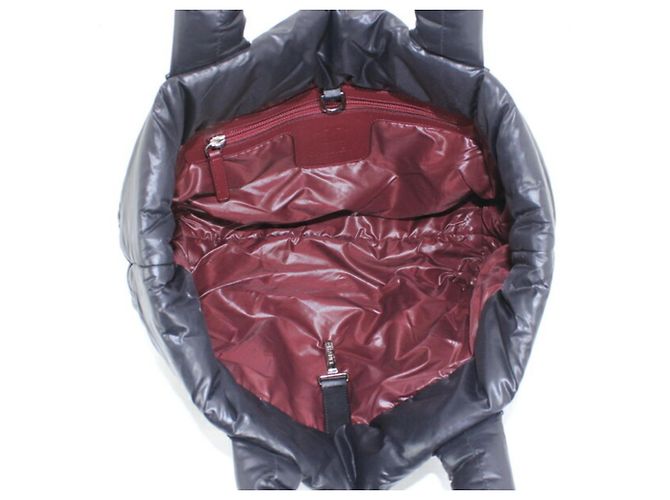 Borsa Tote Piccola Coco Cocoon PM di Chanel Nero Bordò - vista 10