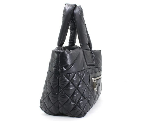 Borsa Tote Piccola Coco Cocoon PM di Chanel Nero Bordò - vista 4