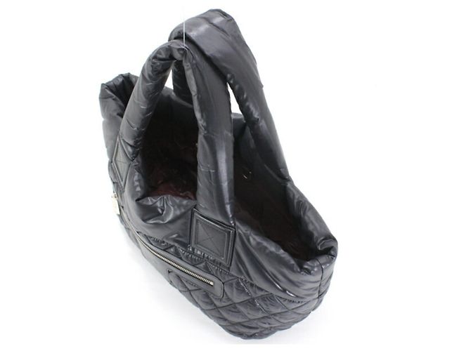 Borsa Tote Piccola Coco Cocoon PM di Chanel Nero Bordò - vista 5