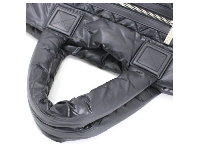 Borsa Tote Piccola Coco Cocoon PM di Chanel Nero Bordò - vista 6