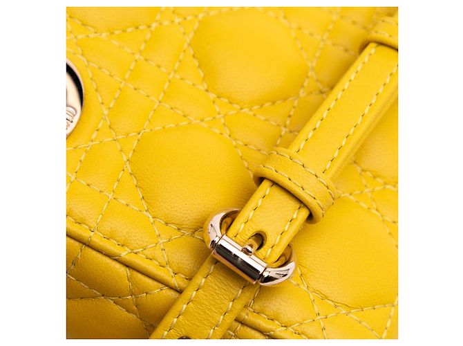 Dior Amarillo Micro Piel de Cordero Cannage Lady Dior Mostaza - vista 9