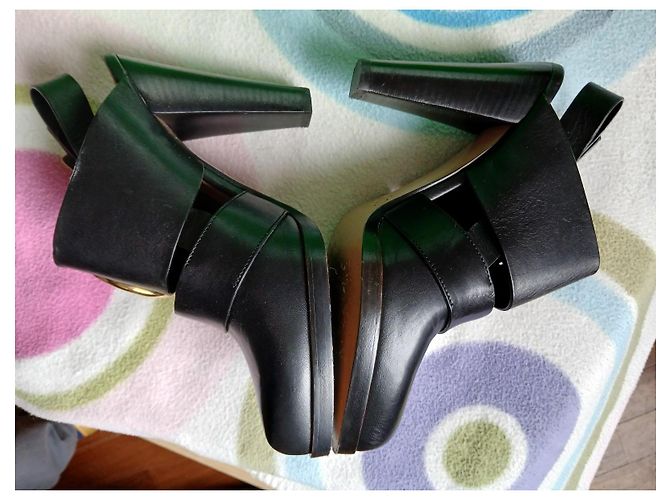 Décolleté Chloé in pelle nera con cinturino e fibbie dorate Nero - vista 2