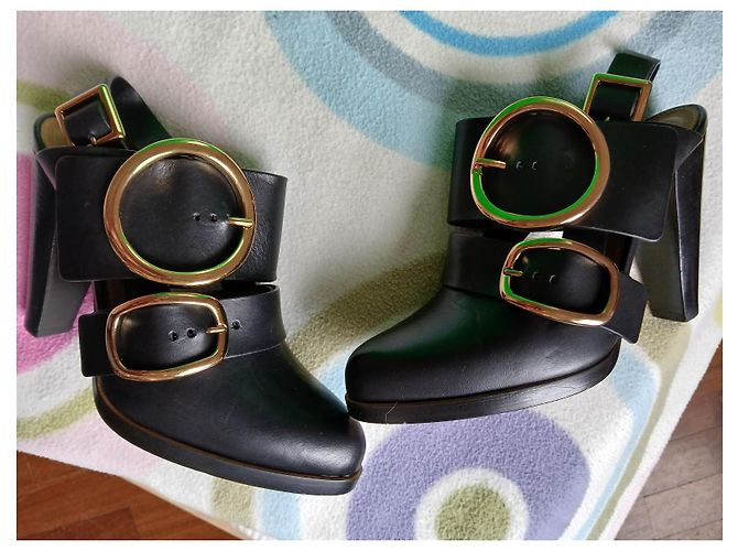 Décolleté Chloé in pelle nera con cinturino e fibbie dorate Nero - vista 3