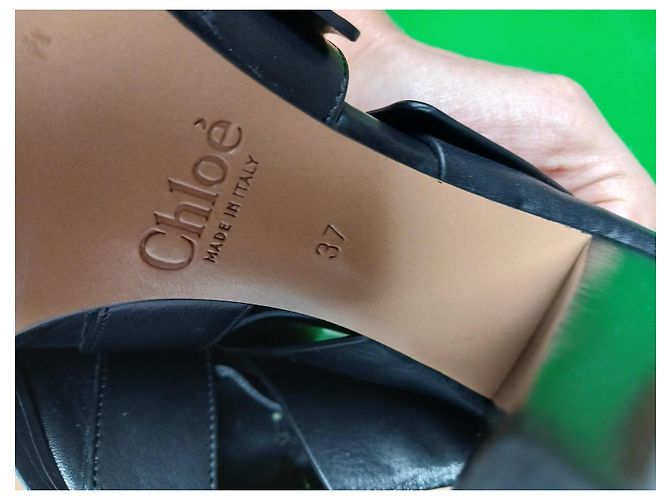 Décolleté Chloé in pelle nera con cinturino e fibbie dorate Nero - vista 5