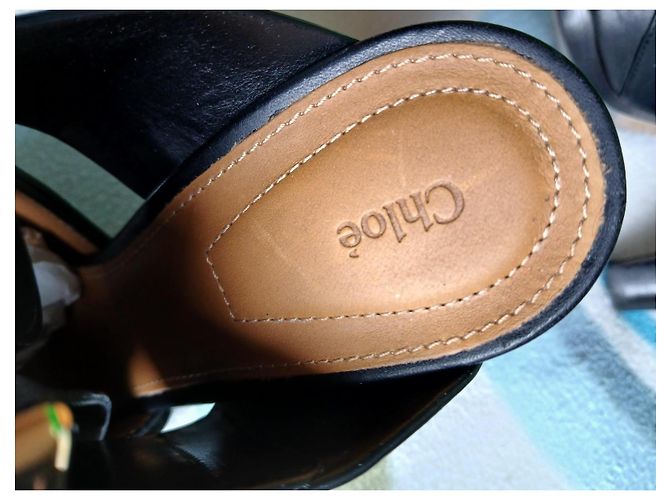 Décolleté Chloé in pelle nera con cinturino e fibbie dorate Nero - vista 7