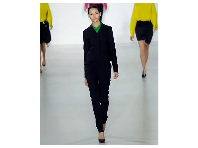 Jil Sander Ensemble, Minimalistisches Tailoring Modell Schwarz Circa 2019. - Ansicht 3