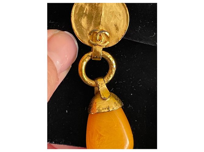 Chanel Maxi Orecchini Dorati con Perle Gripoix Arancioni Arancione Gold hardware - vista 2