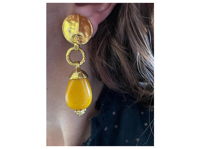 Chanel Maxi Orecchini Dorati con Perle Gripoix Arancioni Arancione Gold hardware - vista 7