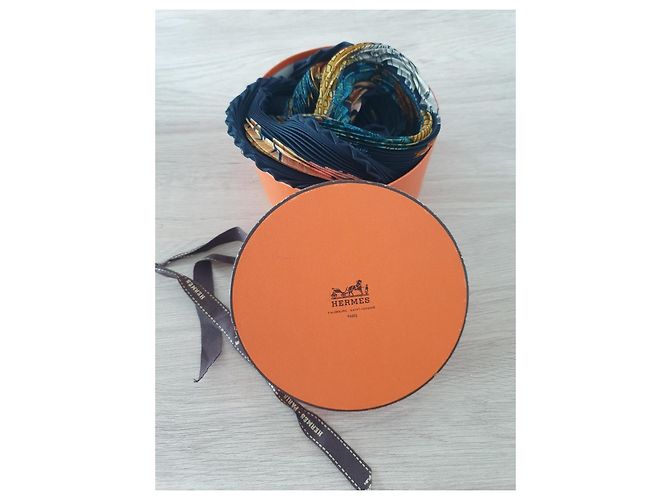 Constance Lenço plissado de seda Hermès Multicor - vista 5
