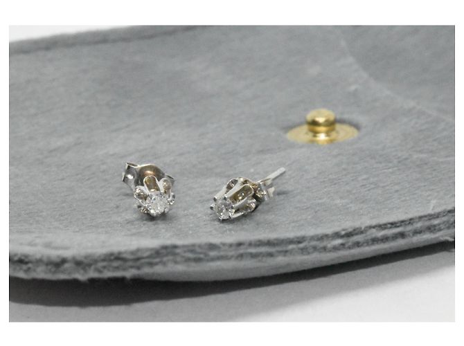 Autre Marque Orecchini antichi in oro 14 carati e diamanti naturali 2X0,09 carati Argento - vista 17