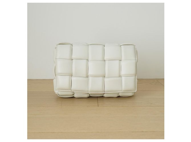 Borsa Bottega Veneta Padded Cassette in pelle bianca Bianco - vista 4