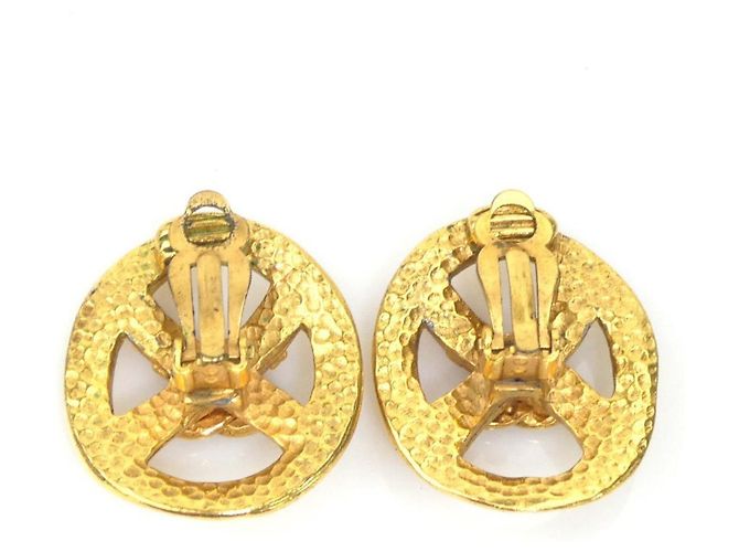 Orecchini a clip in metallo dorato Chanel Coco Mark D'oro - vista 3