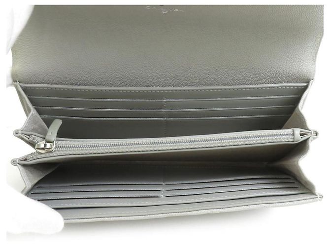 Cartera Larga Boy Chanel en Gris Castaño - vista 3