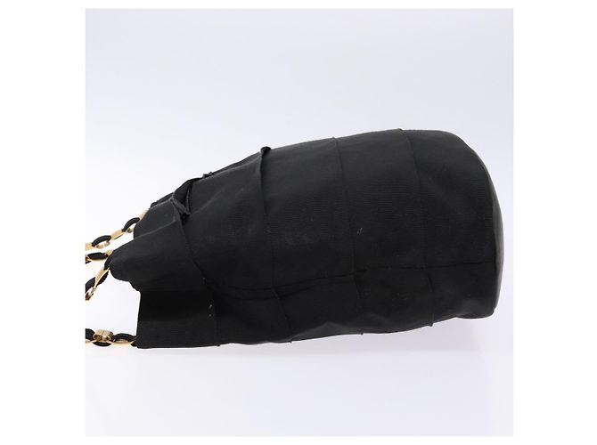 Bolsa de Ombro com Corrente Salvatore Ferragamo em Lona Preta e Dourada Auth gh718 Preto Dourado - vista 4