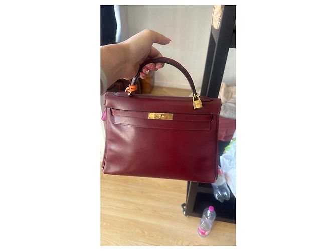 Borsa a mano Hermès Kelly 32 in pelle rosso scuro Bordò - vista 2