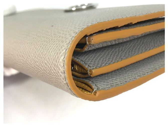Bulgari Billetera bi-fold de cuero gris y amarillo Bvlgari Castaño - vista 10