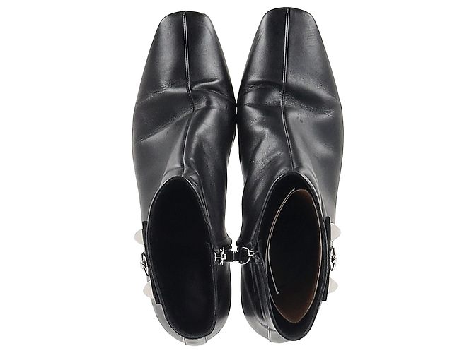 Hermès Decouverte 50 Ankle Boots in Black Leather - view 3