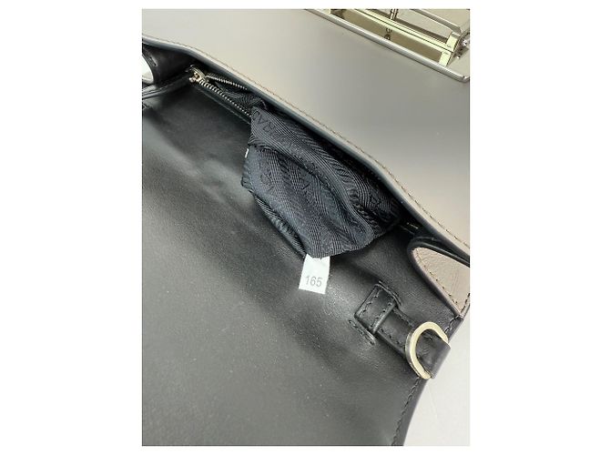 Borsa a tracolla in pelle di vitello beige e grigia Prada Cahier Multicolore - vista 6
