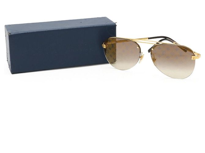 Louis Vuitton Clockwise Monogram Sunglasses Golden Metallic - view 9